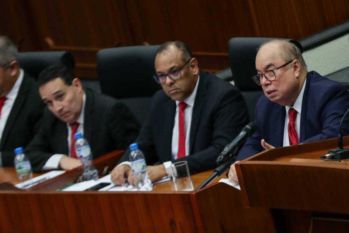 Lau comparece ante la Asamblea para esclarecer temas de la CSS