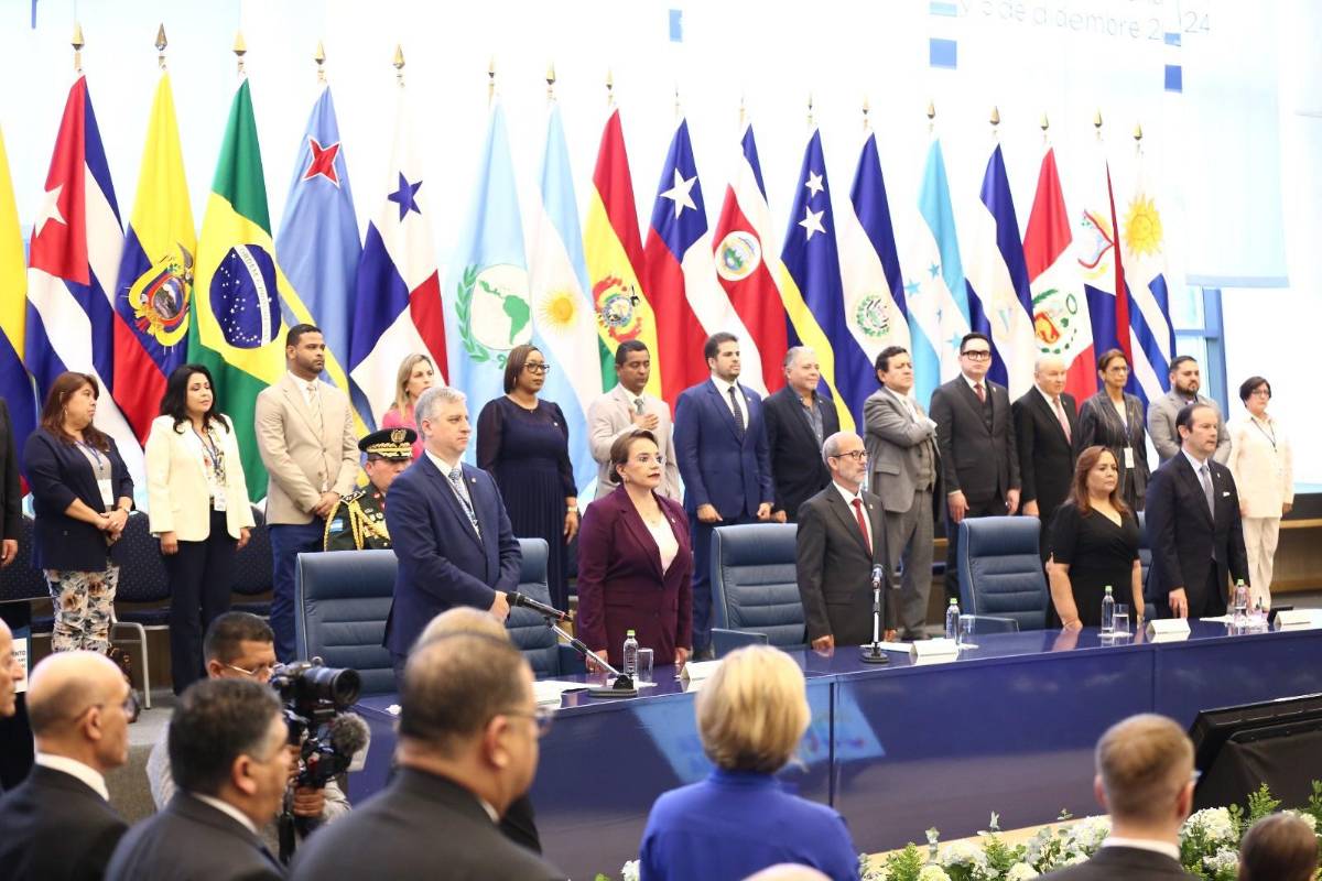 Mart&iacute;nez-Acha pide al Parlatino acci&oacute;n por Venezuela, presidenta de Honduras denuncia bloqueo 