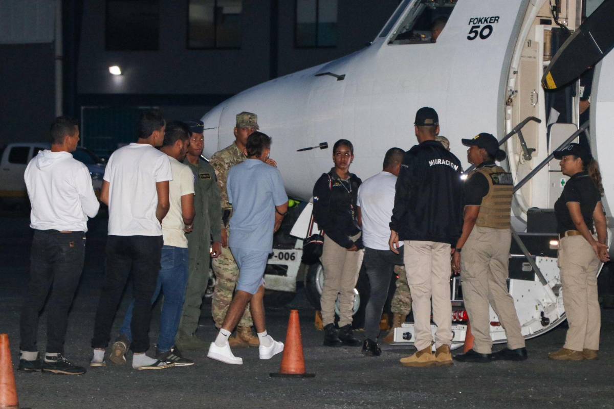 EE. UU. financi&oacute; 19 vuelos de repatriaci&oacute;n de migrantes; costaron m&aacute;s de $1.1 millones
