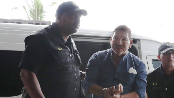 Juez imputa cargos y ordena detención provisional de Genaro López