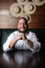 El chef peruano llegó por primera vez a Panamá en 2008 para trabajar en el Mercado de Mariscos, donde comenzó su vínculo con el país.