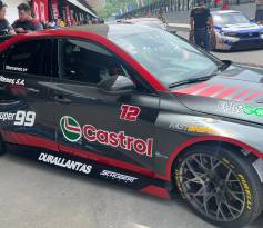 El público respaldó el evento que marcó el debut para cuatro jóvenes promesas del automovilismo.