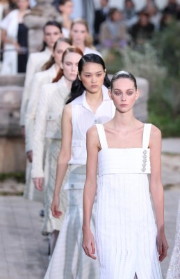 Chanel rinde tributo a su creadora