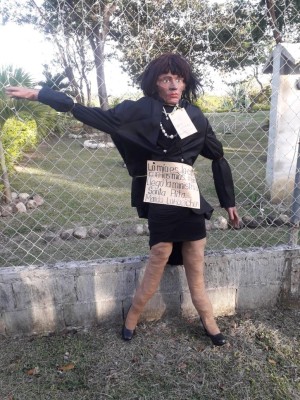 La quema del muñecos de año viejo sigue siendo tradición en Panamá