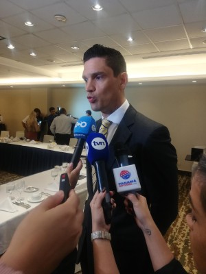 En la imagen Gustavo De Luca Presidente de la ADAP.