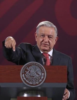 El presidente de México, Andrés Manuel López Obrador, durante su conferencia matutina hoy, 2 de mayo, en Palacio Nacional en la Ciudad de México (México).