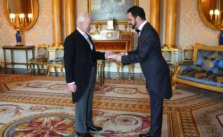 Martinelli Mérida entregó sus credenciales durante una audiencia privada en el Palacio de Buckingham