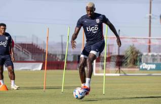 José Córdoba durante un entrenamiento con la Selección Nacional de Panamá.