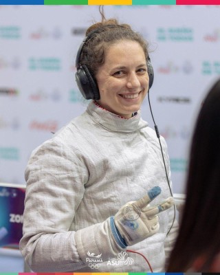 La esgrimista panameña, Eileen Grench, gana medalla de bronce.
