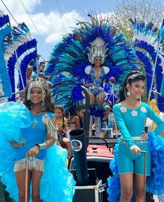 Carnaval lleno de lujo y esplendor