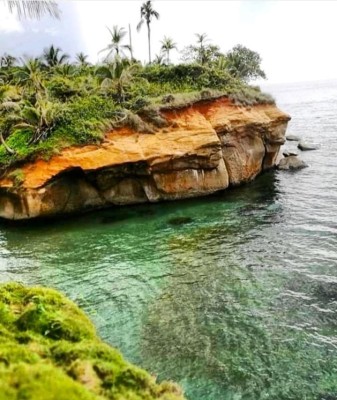 Costa Abajo de Colón comprende comunidades rodeadas por playas color turqueza.