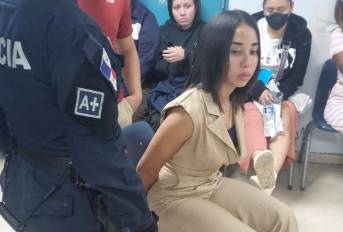 La imagen de Arielis Barría, detenida tras las protestas en el corregimiento de Tocumen.