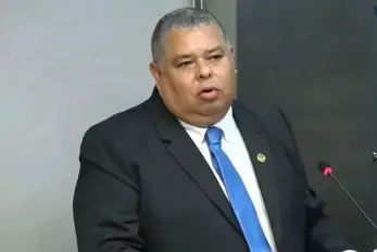 El director del IDAAN, Rutilio Villarreal, anunció que el proceso se realizará por etapas y en horario nocturno, incluyendo visitas casa por casa para informar a la población.