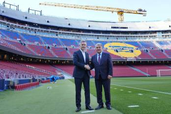 El abogado Joan Laporta i Estruch (d) (Barcelona, 29 junio de 1962) y el empresario Víctor Font i Manté (i) (Granollers, 12 agosto de 1972) buscan la presidencia del FC Barcelona para los próximos cinco años.