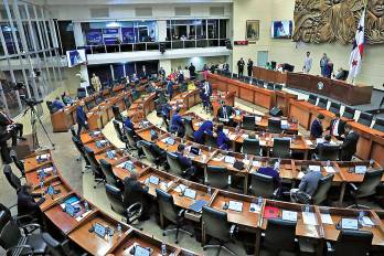 1.430 funcionarios menos en la Asamblea, según la Contraloría