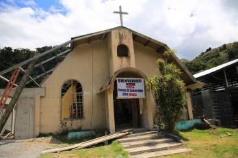 Casi cuatro años después, una iglesia en Tierras Altas, provincia de Chiriquí, está en reparación por los daños del huracán Eta.