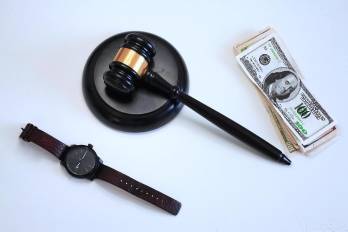 Peculado por extensión, corrupción y auxilios económicos