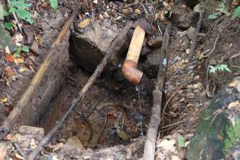 El Minsa indicó que continuará coordinando con el Ministerio de Ambiente el monitoreo de las condiciones ambientales y la calidad del agua en las zonas bajo vigilancia.