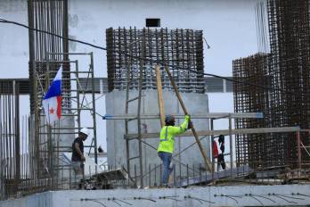 Gobierno y sector privado buscan medidas para reactivar la industria.