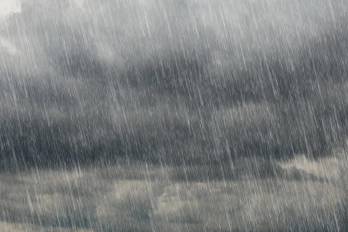 En horas de la mañana persistirán lluvias aisladas sobre el sur de Azuero y las zonas costeras de Panamá, con posibles incursiones hacia Panamá Metro.