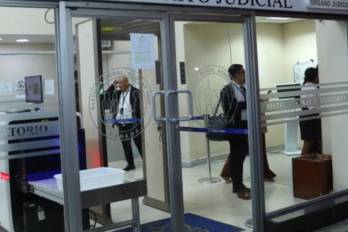 Las personas siendo investigadas son en su mayoría quienes recibieron los fondos.