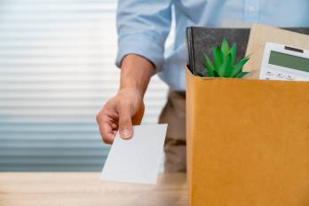 Entre quienes reconocen pensar en renunciar, el principal malestar no es económico sino porque no se siente valorado, falta de coincidencia con los valores empresariales y entornos laborales tóxicos.