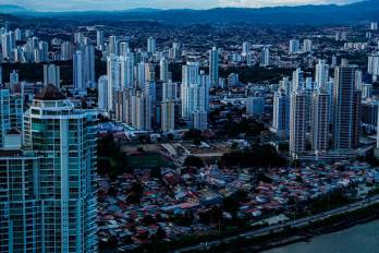 La posición geográfica e incentivos fiscales hacen de Panamá un destino atractivo para la inversión extranjera.