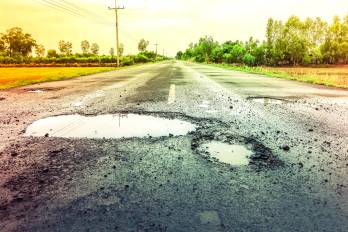 La iniciativa del diputado José Antonio Pérez Barboni busca que el Estado asuma responsabilidad civil y priorice el mantenimiento vial.