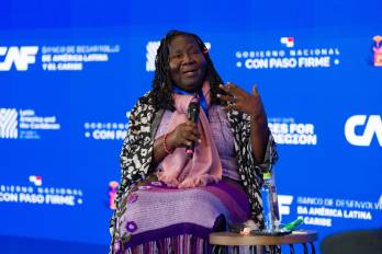 Ha publicado libros para niños como “La muñeca negra”, “La niña en el espejo” y “El gran susto de Petronila”, así como los poemarios “El otro yo que sí soy yo (poemas de amor y mar)”, “El mar y tú” y “Negra soy”.