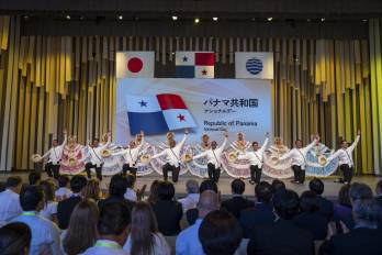 Panamá celebró este sábado su Día Nacional en el marco de la Expo de Osaka con un programa cultural que puso de relieve sus raíces indígenas a través de un espectáculo de danzas en el que estuvo presente el presidente del país, José Raúl Mulino.