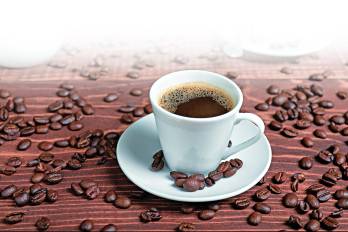 Es mediodía, pero en medio de croquetas y café, puedo sentir la fragancia de la heurística y valorar el uso de las fuentes como instrumento taciturno de una comedia.