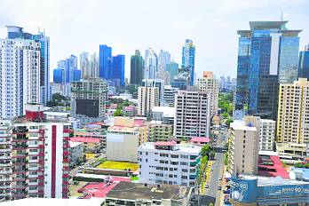 La ciudad de Panamá aglutina la mayor representación del sector comercial y financiero.