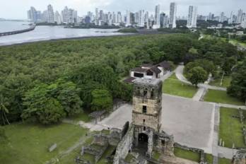Las ruinas de Panamá la Vieja conservan la memoria del origen de la capital y de una historia urbana marcada por profundas transformaciones sociales.