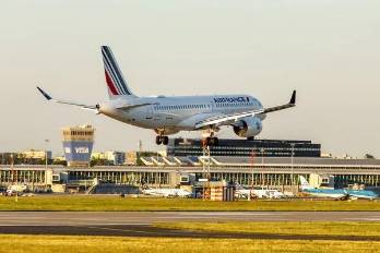Las operaciones aéreas en Medio Oriente continúan siendo inestables este lunes 31 de agosto, luego de que las tensiones entre Estados Unidos e Irán volvieran a aumentar.