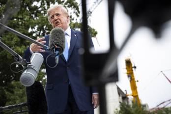 Imagen de archivo. El presidente de Estados Unidos, Donald Trump, habla con los medios en Washington, DC, (EE.UU.).