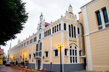 Los nombramientos a conveniencia limitan las oportunidades para profesionales calificados y debilitan la representación diplomática panameña en el extranjero.