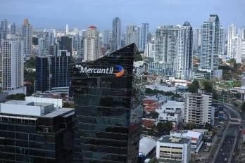 Los ingresos del Gobierno Central cayeron 5% el primer mes del año y disparan el déficit total.