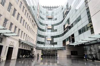 El presidente de la cadena BBC, Samir Shah, pidió este lunes disculpas al Parlamento británico en una carta en la que reconoció errores de criterio en la edición de un documental sobre Trump.