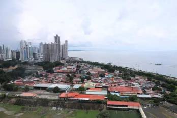 Las temperaturas máximas oscilarán entre los 30 °C y 32 °C en la vertiente del Pacífico; entre 28 °C y 30 °C en la región Caribe; y de 23 °C a 27 °C en la Cordillera Central.