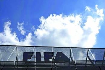 Vista del logotipo de la FIFA en foto de archivo.