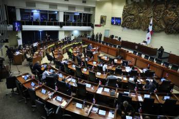 Este proyecto de ley fue aprobado por 54 votos a favor, uno en contra y una abstención.