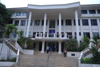 Según el demandante, la retención vulneraba el artículo No. 4 de la ‘Constitución’.