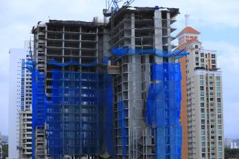 Varias obras de construcción se encuentran paralizadas por las protestas que se dan en rechazo a las reformas de la CSS.