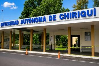 La universidad advierte sobre el riesgo que representa la falta de iluminación y pide reforzar la vigilancia para evitar nuevos robos.