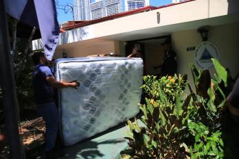 La sede diplomática, situada en un barrio de clase media en Ciudad de Panamá, es una vieja casa de techo con tejas rotas