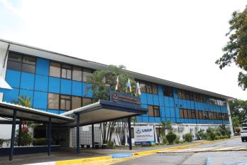 La Universidad Marítima Internacional de Panamá es la única Universidad especializada en carreras marítimas en la Ciudad de Panamá.