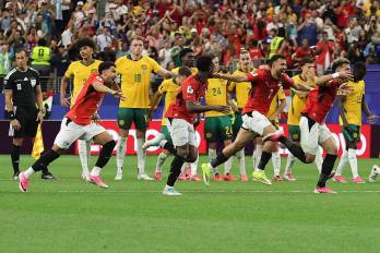 Los jugadores de Egipto celebran la victoria en los penaltis ante Australia.