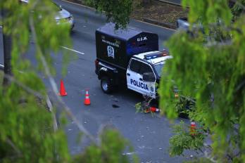Policía Nacional despeja la vía frente a la Universidad de Panamá