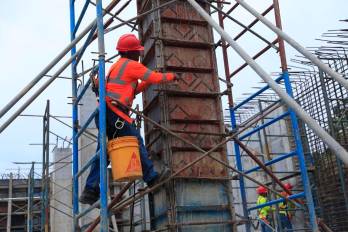 La construcción es fundamental para Panamá porque es un pilar de la economía, contribuye al PIB, genera empleo masivo y fomenta el desarrollo de infraestructura esencial.