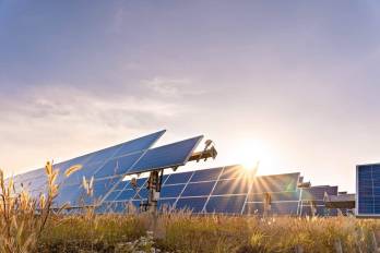 Desde hace décadas se inició la utilización de la energía solar, pero la complejidad de los procesos para generarla la ponían fuera de alcance.